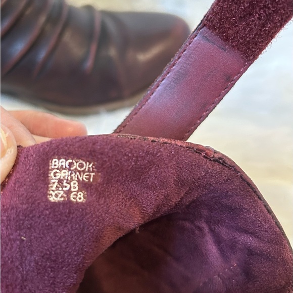 Earth brand booties. Sz 7.5 - Picture 11 of 11